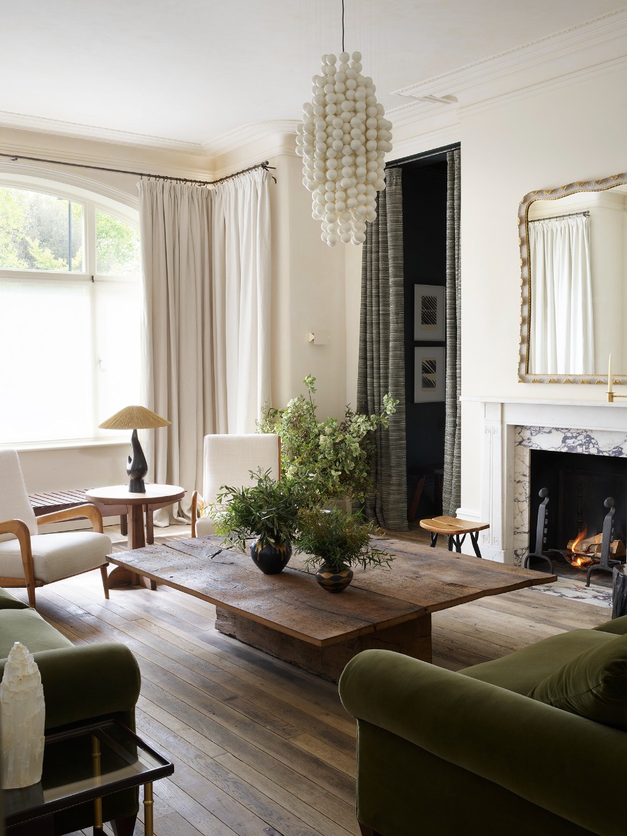 SU967_RU_CollegeRd_Sittingrm1_hero2_copy